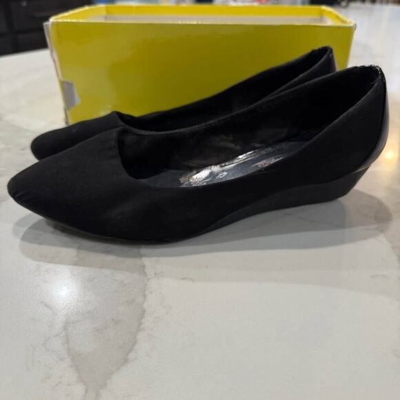 Circa Joan & David Black Slip On Wedge Pumps Women’s 7.5M Fabric Upper Classic - Picture 3 of 8